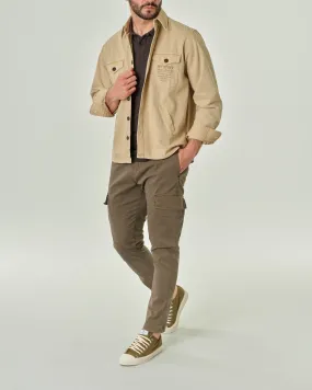 Overshirt beige in cotone con taschini applicati sul petto
